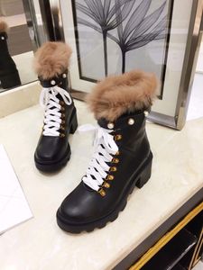 2024 أحذية الكاحل السيدات مصممة فاخرة للأحذية النسائية مارتن وودن رعاة البقر الثلجية الثلجية السود