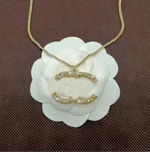 Classic Gold Plated Necklace Fashion Jewelry Rhinestone Pendant Wedding Gift High Quality Necklaces 16style 20style