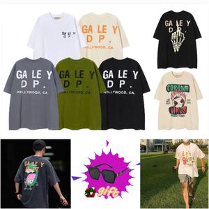 Tees Men Designer T-Shrit Summer Fashion Women Shirts Classic Stylish Tshirt Round Neck Male Ventilate Cotton Sweat Absoctuptionクイック乾燥服