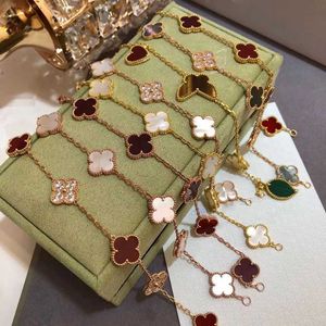 Designer Van cl-ap Seiko Four Leaf Grass Five Flower Bracelet Female Donkey Home Full Sky Star Small Fragrant Wind Earrings Ancient Hollow Necklace