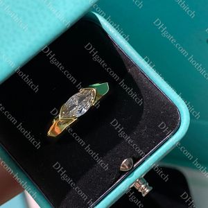 Anello da donna con fascino Anello con diamanti di design Anello di fidanzamento in argento 925 di alta qualità Anello da donna con gioielli squisiti, regalo di San Valentino con scatola