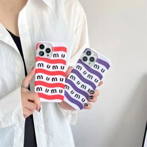 Tasarımcı Telefon Kılıfı Kızlar Sevimli Moda Dalgalı Tahıl Phonecase Womens Marka Mektupları İPhone 15 14 Pro Max Plus 13 Pro Max 12 11 Vaka Kapak Kabuğu Erkekler -3