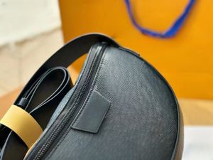 designerska torebka na torebkę zaćmienia powlekane zaćmienie ze skórzanymi wykończeniami i ramionami sylwetka w kształcie półksiężyca dla łatwej przedniej przekątnej HDMBAGS2024
