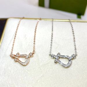 Novo designer de luxo em forma de u ferradura pingente colar clássico feminino colar clavícula corrente banhado a ouro e diamantes designer jóias