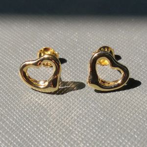 Charm Ms S S Pure Sier Classic Heartshed Earrings Sier、Rose Gold、Gold。アメリカとヨーロッパのポップウーマンホリデーギフト