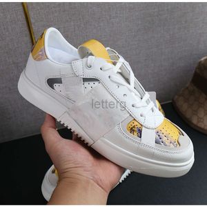 2024 Nya män Kvinnor klänningskor Stylish Low Top Sneakers Lace-Up Calfskin Mesh Fabric Bands Winter Leisure Shoes Designer Luxurys Fashion Ladies Sports Shoes Letterg