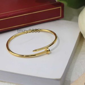 Designer Bracelet Luxury Womens Nail Customized Thin Version of the Bangles Braceletes Punk Accessories Fashion Braclets Classic Good with and Box 0UPW