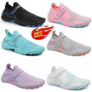 2024 Nya män vatten vattenskor kvinnor simning sneakers barfota sandaler strand vader lägenheter unisex andas snabba torra skor