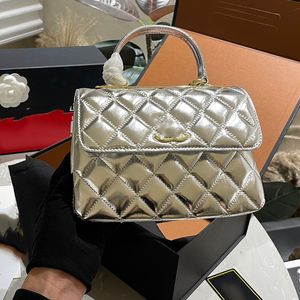 Designer Womens Shoulder Bag 21cm Leather Diamond Gold Hardware Buckle Top Metal Sheet Luxury Handbag Matelasse Chain Crossbody Bag Makeup Bag Fashion Bags Sacoche