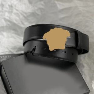 Business Belts For Women Designer Mens Belts Fashion Leather Cintura Metal Smooth Buckle Cintura Simplicity Solid Color Womens Belt Western Style GA010 C23