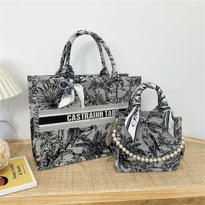 Totes Designer 2024 Early Spring New Fashion Monet Blue Oil Painting Contrast Tote Bag Handheld Women's DDABD