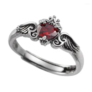 Pierścienie klastra Hiphop Vintage Crown for Women Engagement Girls Party Finger Ring Biżuteria Bijoux Akcesoria