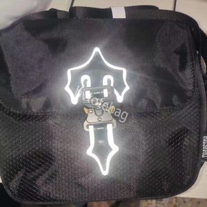 2024 Trapstar Bag Luxury Designer Bags 남자 Irongate Cobra T Crossbody Bag Messenger 핸드백 방수 가방 반사 어깨 클러치 방수 방수 방울 가방