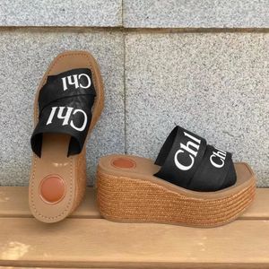 Woody Platform Shoes Slippers Canva 10a Top Quality Women Sliders Outdoors Clogs Luxurys Designer Sandal Shoe Slippers Summer Flat House Men Slide Lady Mule Sandale