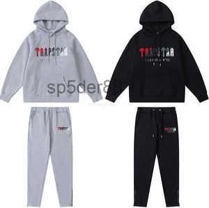 Designerkläder Mens Sweatshirts Tracksuits Hoodies Trapstar Red Black Thandduk broderad plysch Huvtröja Slängdrag Pastor Pants Casual Set Fashion USZ USZ5