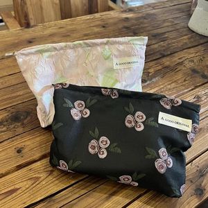 Cosmetic Bags Fashion Rose Embroidery Floral Clutch Bag Makeup Portable Skincare Storage Travel Toiletry Beauty Case