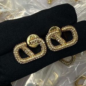 2024 Stud Dangle Chandelier Drop Pearl Earrings Gold Dangle Earring Designer för kvinna Fashion Luxury Brand Letter V Mans Stud Earings Girls Ear Studs Brincos Gift