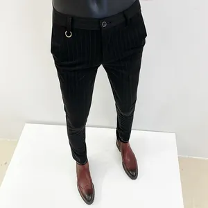 Męskie garnitury męskie spodnie 2024 Spring czarny pasiaste sukienki formalne rozciąganie szczupłe butikie spodnie modne ubranie