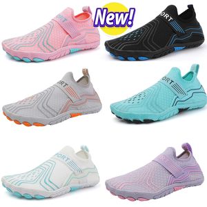 2024 Nya designer tofflor för män kvinnor pantoufle en en hoppara sandaler trippel svart vit sand onyx sommar sandal skjutreglage skräpar vattenskor 36-45 euro