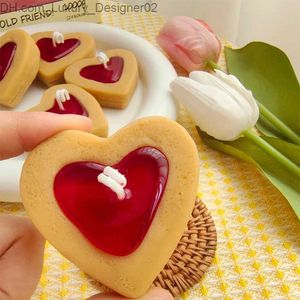 Ljus 1 PC Strawberry Scent Heart Shape Sand Biscuits Aromaterapy Candles Birthday Gift Shooting Props Bedroom Party Decoration Q240127