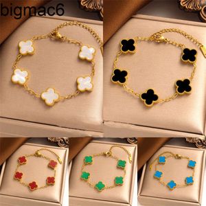 18-karatowy Gold Classic Fashion Charm Bransoletka Vannis Cleef Four-Leaf Clover Projektant biżuterii Elegancka bransoletki dla kobiet i mężczyzn Wysoka jakość 888 888