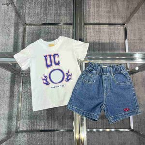 Tute da bambino di marca firmate Set di t-shirt estive Taglia 100-160 bambino Tinta unita Manica corta e pantaloncini in denim con logo ricamato Jan20