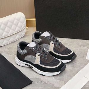 Tasarımcı Sneakers Sıradan Ayakkabı Vintage Süet Deri Eğitimler All-Match Stylist Sneaker Patchwork Leisure Shoe Dantel Up Baskı Platformu Trainer Ayakkabı