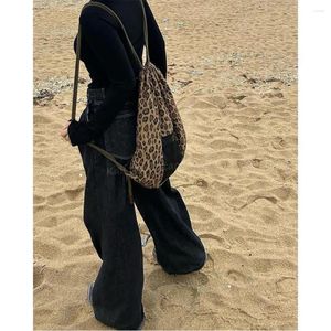 Ryggsäckväskor för kvinnor 2024 Vintage Leopard Canvas Bag Simple DrawString Lätt stor kapacitet Fashion Casual