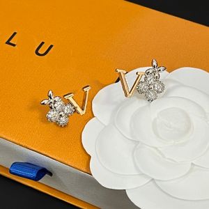 Earrings Designer Style Clover Earrings New Womens Boutique Jewelry Hot Brand Gold Plated Stud Earrings Romantic Birthday Gifts for Women Earrings With Box