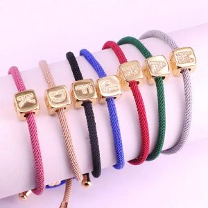 Braccialetti 10pc Nuovo braccialetto a corda regolabile multicolore, color pavimentazione oro CZ Lettere per perle di distanziatore Bracciale per donne all'ingrosso