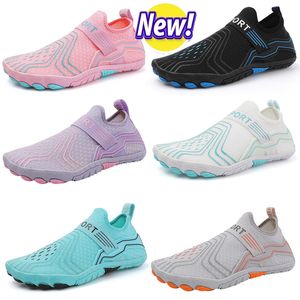 2024 Sandali Buty wodne Summer Swimming Red Orange Zielony niebieski różowy czarny fioletowe mężczyźni na świeżym powietrzu Kampy Szybkie suche flats joga Sock 36-45