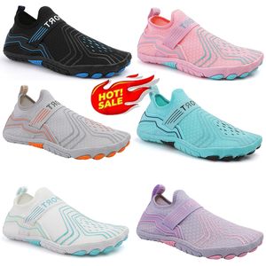 Vatten kvinnor aqua män skor nya simning sneakers barfota sandaler strand vader lägenheter unisex andas snabbt torrt skor 36 74