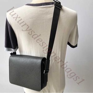 Torby Messenger Mężczyźni Wysokiej jakości skórzane torby posłańcowe torby na ramię moda luksusowa torebka skórzana torba crossbody 038