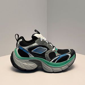 Designer-Sneaker im 10XL-Format. Die neue Pariser Frühlings-10XL-Vintage-Plattform verleiht lässigen Sneakers für Männer und Frauen stilvolle, bequeme, atmungsaktive B22-Laufschuhe