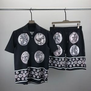 Designer Men T-skjorta set Masao San Print Mens Casual Shirt och korta kvinnor Löst silkeskjorta Högkvalitativ TEESMEN TSHIRT Size M-3XL#030