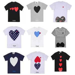 Fashion Mens Play T Shirt Designer Red Heart Shirt Commes Casual Women Shirts Des Badge Garcons High Quanlity TShirts Cotton Embroidery Top e7SFcx