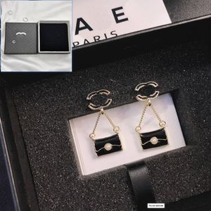 Örhängen Ear Stud Black Luxury Bag Charm örhängen Ny designer smycken Klassiska design Kvinnor örhängen med box mode kärlek gåva smycken örhängen