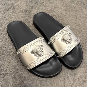 Novo estilo Mule borracha sandália sapatos casuais verão praia slide luxo chinelo moda sapato plano ao ar livre homens mocassins designer sliders presente mulheres sandale viagem com caixa