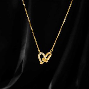 Designer Brand Double Ring Horseshoe Buckle Titanium Steel Necklace Light Luxury Fashion Ins Style Collar Chain High Beauty Gold Plated Pendant T Neckpiece