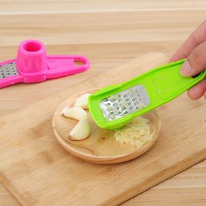 Manual Tools Ginger Garlic Crusher Press Grinding Grater Cutter Multi Functional Graters Cutters Garlics Peeler Home Kitchen Accessories Tool HZ116