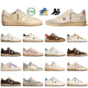 Scarpe casual basse di design fatte a mano in pelle scamosciata con stella a sfera di alta qualità Scarpe da ginnastica vintage argento con plateau glitter oro Mocassini di marca italiani Sneakers superiori