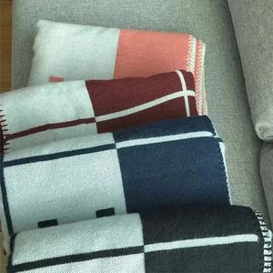 Letter Clanta de lã Lã de lã de lã Shawl portátil sofá -cama quente lã de mola outono mulheres arremessos cobertores de caxemira