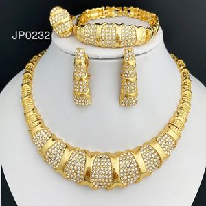 Latest Dubai Gold Color Jewelry Sets Luxury 18K Plated Women Necklaces Earrings Ring Bracelet Wedding Party Accessories 240122