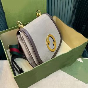 Klasyczna klapka CF Torba na ramię tłuszcz Fang 10a Woman Woman Messenger Projektant Gładki jambskinowe torby crossbody Caviar Cowhide torebka Złota Srebrna łańcuch obiadowy K1 K1