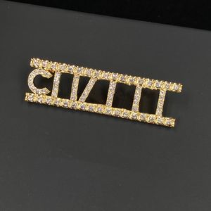 Letter Design Brooch Diamond Brooch For Woman Wild Brooch Accessories Supply