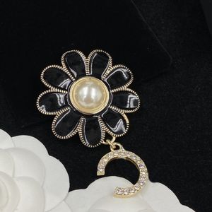 Flor preta luxo broche de diamante broche para mulher selvagem presente broches acessórios fornecimento