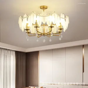 Lampy wiszące światło luksusowe żyrandol idylliczny i retro salon jadalnia sypialnia korytarz korytarza szklane pióra krystaliczne oświetlenie
