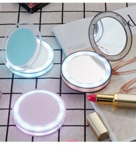 Speglar LED Makeup Mirror Light Mini Mirror Vanity 1x 3x Förstoring Spiegel Compact Hand Håller Fällbar liten bärbar fickspegel USB