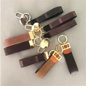 2022SS Keychains Buckle lovers Car Handmade Leather Keychains Men and Women bag Pendant Fashion Accessories280A
