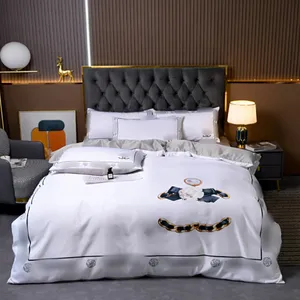 高級デザイナーの寝具セットCレタープリントクイーンキングサイズ羽毛布団カバーキルトパール